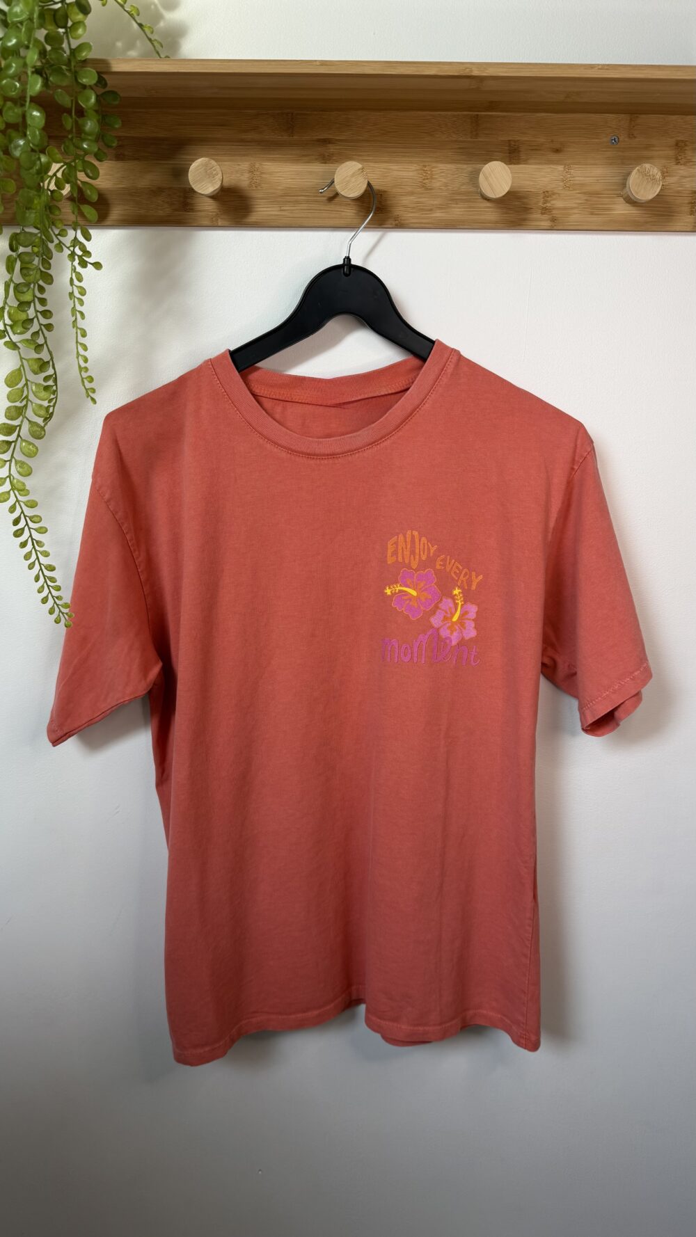 T-SHIRT ENJOY EVERY MOMENT