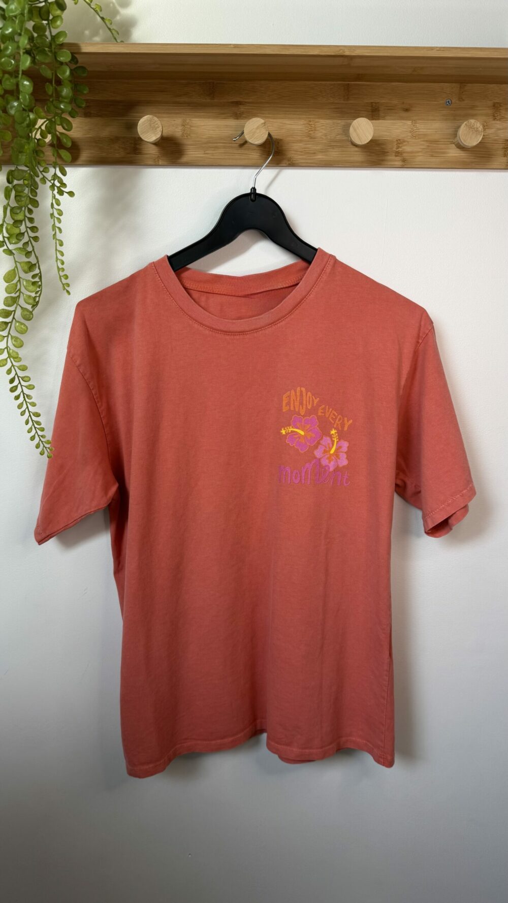 T-SHIRT ENJOY EVERY MOMENT