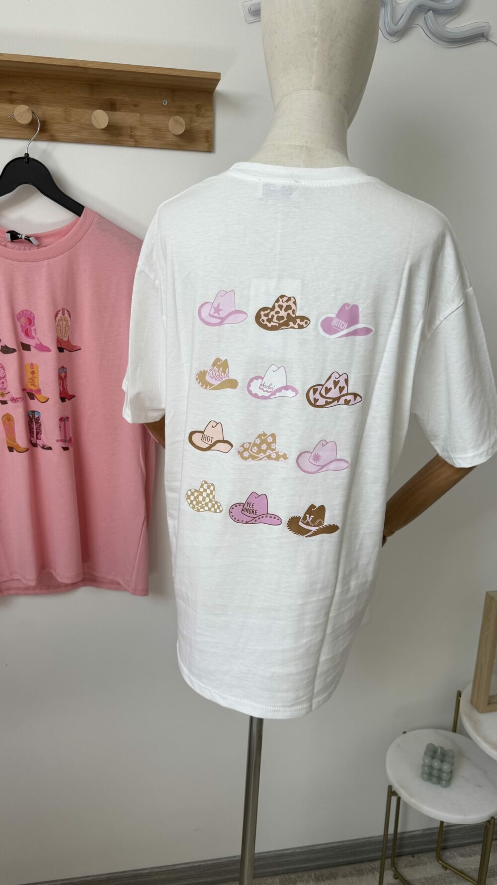 TEE-SHIRT COW-BOY HAT